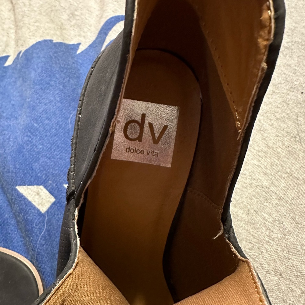 Open toed heel boots